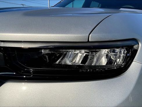 Used 2022 Jeep Grand Cherokee Trailhawk w/ Advanced Protech Group II image 8