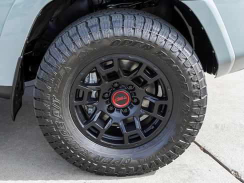 Certified 2023 Toyota 4Runner TRD Off-Road Premium w/ Moonroof Package AWD/4WD image 10