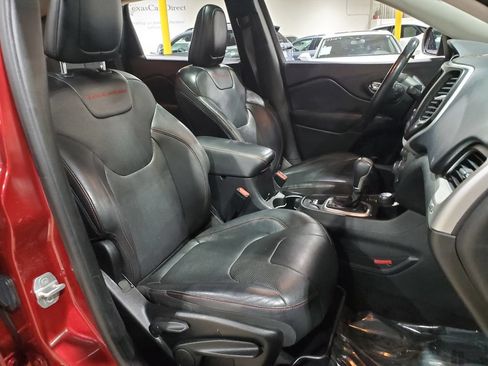 Used 2015 Jeep Cherokee Trailhawk w/ Comfort/Convenience Group AWD/4WD image 14