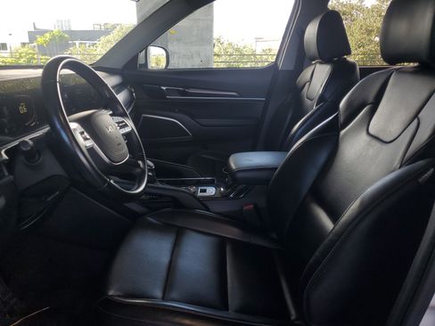 Used 2023 Kia Telluride LX AWD/4WD image 16