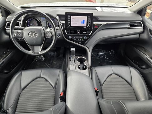 Used 2023 Toyota Camry SE w/ Convenience Package image 12