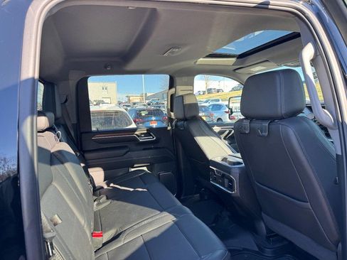 Used 2024 GMC Sierra 2500 Denali w/ Denali Reserve Package image 9