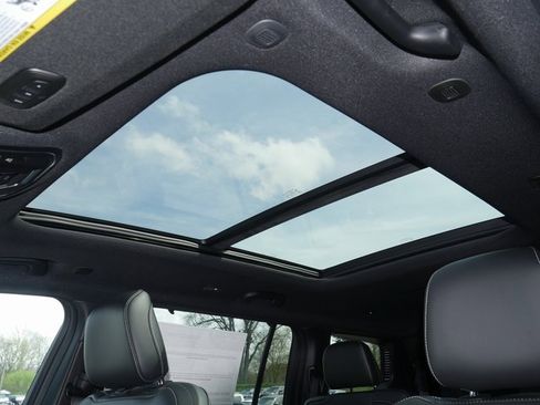 New 2025 Jeep Grand Cherokee L Limited w/ Luxury Tech Group II image 3