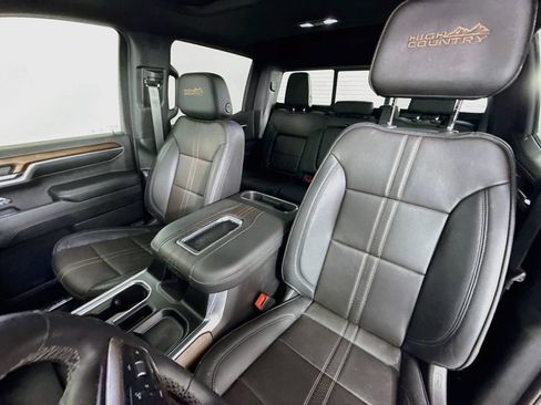 Used 2022 Chevrolet Silverado 1500 High Country w/ Technology Package AWD/4WD image 11