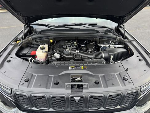 Used 2025 Jeep Grand Cherokee L Limited w/ Luxury Tech Group II AWD/4WD image 47