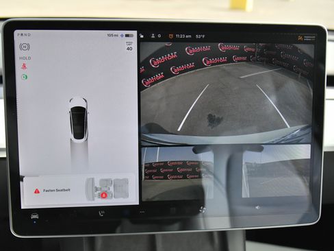 Used 2021 Tesla Model 3 Standard Range Plus image 17