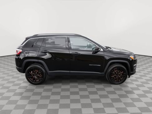 Used 2018 Jeep Compass Limited w/ Navigation Group AWD/4WD image 4