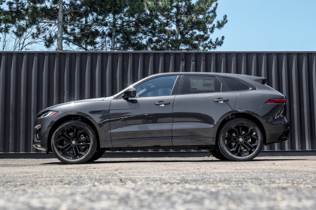 New 2026 Jaguar F-PACE R-Dynamic S AWD/4WD image 3