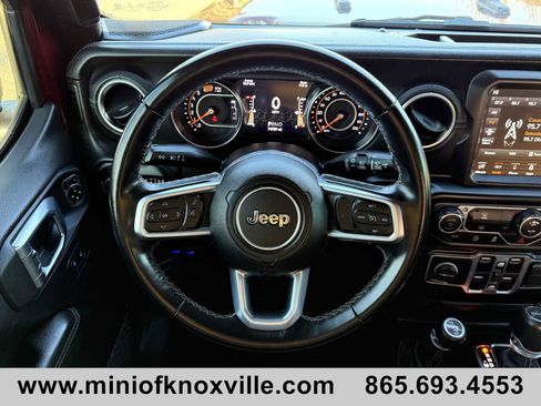 Used 2022 Jeep Wrangler Unlimited Sahara image 17