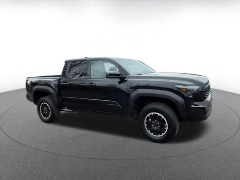 Used 2025 Toyota Tacoma TRD Off-Road image 2