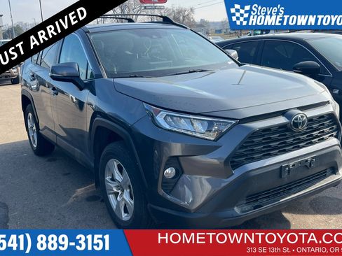 Used 2021 Toyota RAV4 XLE w/ Convenience Package image 1