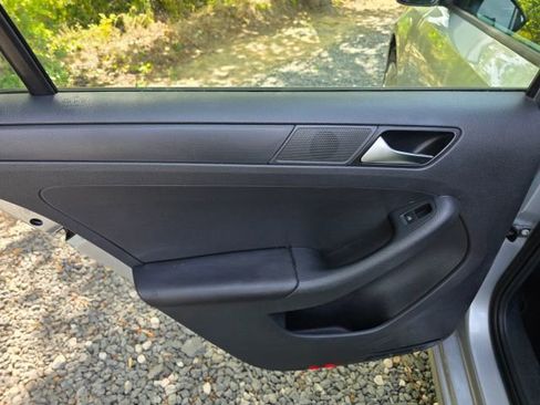Used 2015 Volkswagen Jetta Sedan FWD image 17