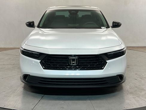 Used 2025 Honda Accord SE image 9