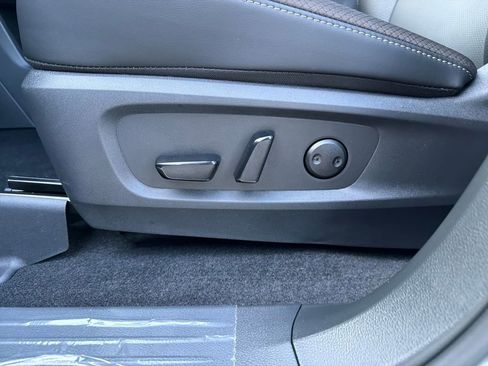 New 2026 Nissan Pathfinder SL FWD image 15