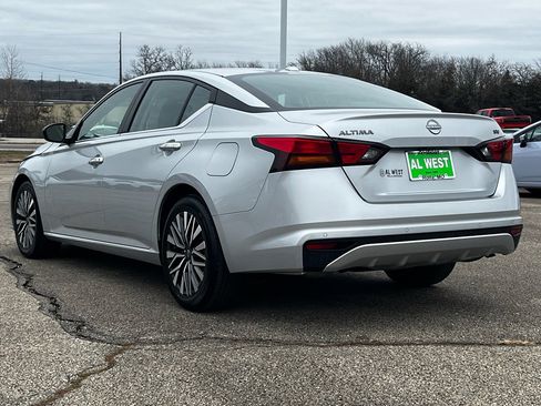 Used 2024 Nissan Altima 2.5 SV image 7