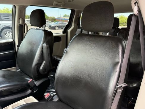 Used 2016 Dodge Grand Caravan SE w/ Quick Order Package 29E SE FWD image 11