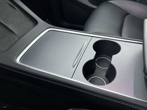 Used 2022 Tesla Model Y Performance image 17