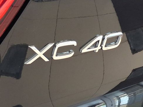 Used 2024 Volvo XC40 B5 Plus w/ Climate Package AWD/4WD image 31