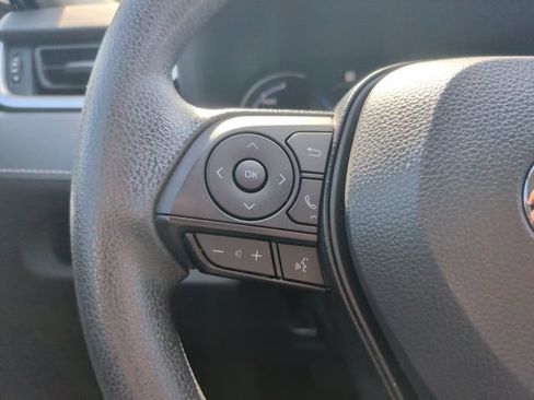 Used 2025 Toyota RAV4 LE AWD/4WD image 19