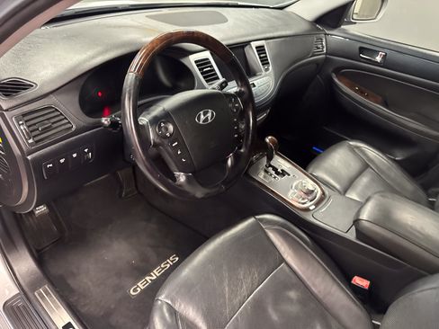 Used 2009 Hyundai Genesis 4.6 w/ Technology Pkg 5 RWD image 9