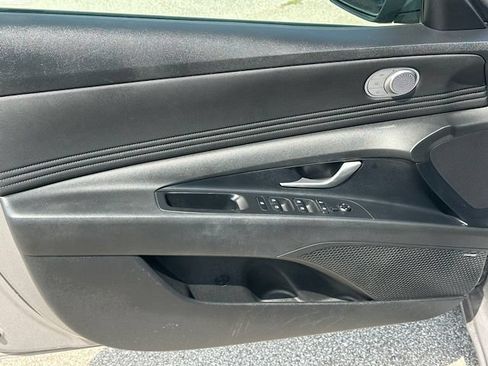 Used 2022 Hyundai Elantra Limited w/ Cargo Package FWD image 16