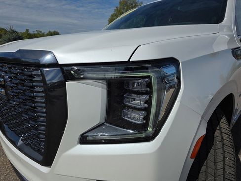 Used 2023 GMC Yukon XL Denali Ultimate image 2