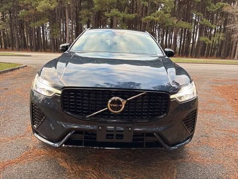 Used 2023 Volvo XC60 B6 Ultimate w/ Protection Package Premier image 9