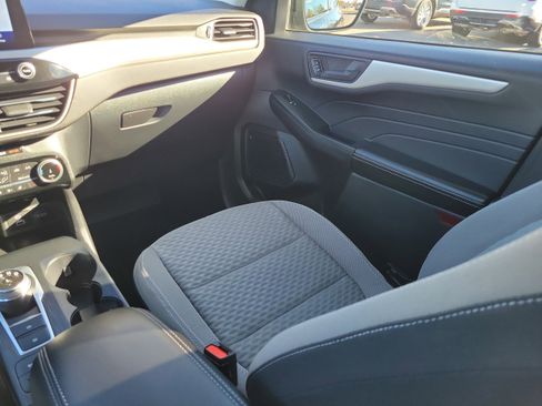 Certified 2022 Ford Escape SE w/ SE Sport Appearance Package image 15