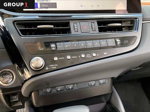 Used 2025 Lexus ES 350 w/ Premium Package image 32