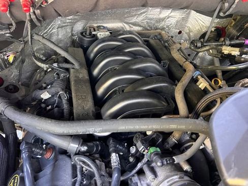 Used 2017 Ford F150 Platinum w/ Equipment Group 701A Luxury image 35