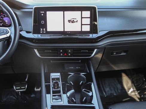 Used 2025 Volkswagen Atlas Cross Sport SEL R-Line image 13