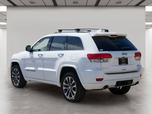 Used 2018 Jeep Grand Cherokee Overland AWD/4WD image 4