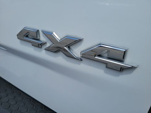 Used 2022 RAM 1500 Classic SLT AWD/4WD image 8