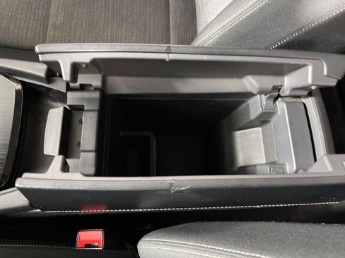 Used 2023 Nissan Rogue SV image 26