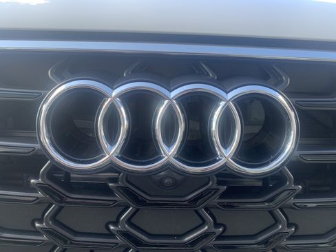 Used 2023 Audi A8 L 3.0T image 61