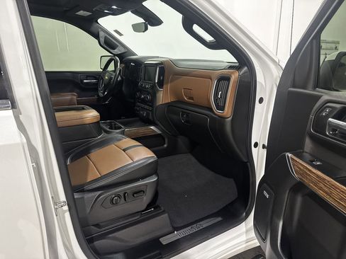 Used 2019 Chevrolet Silverado 1500 High Country image 24