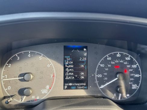 Certified 2024 Toyota Corolla Cross LE image 21