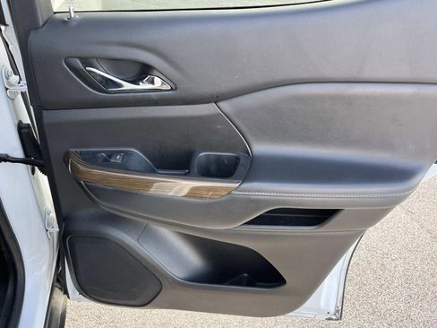 Used 2023 GMC Acadia SLE w/ Driver Convenience Package image 23