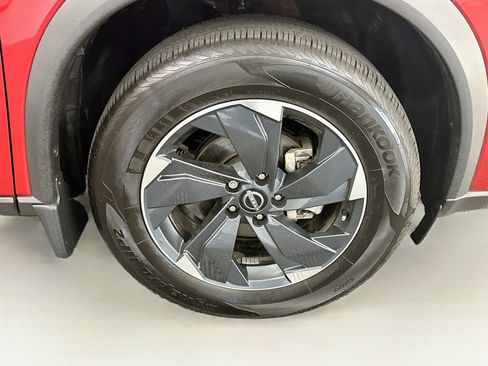 Used 2025 Nissan Rogue SV AWD/4WD image 11