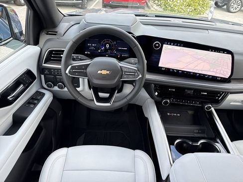 New 2026 Chevrolet Suburban Premier image 19