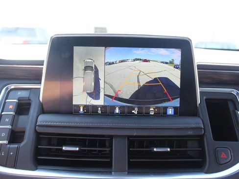 Used 2023 Chevrolet Tahoe Z71 w/ Z71 Off-Road Package image 12