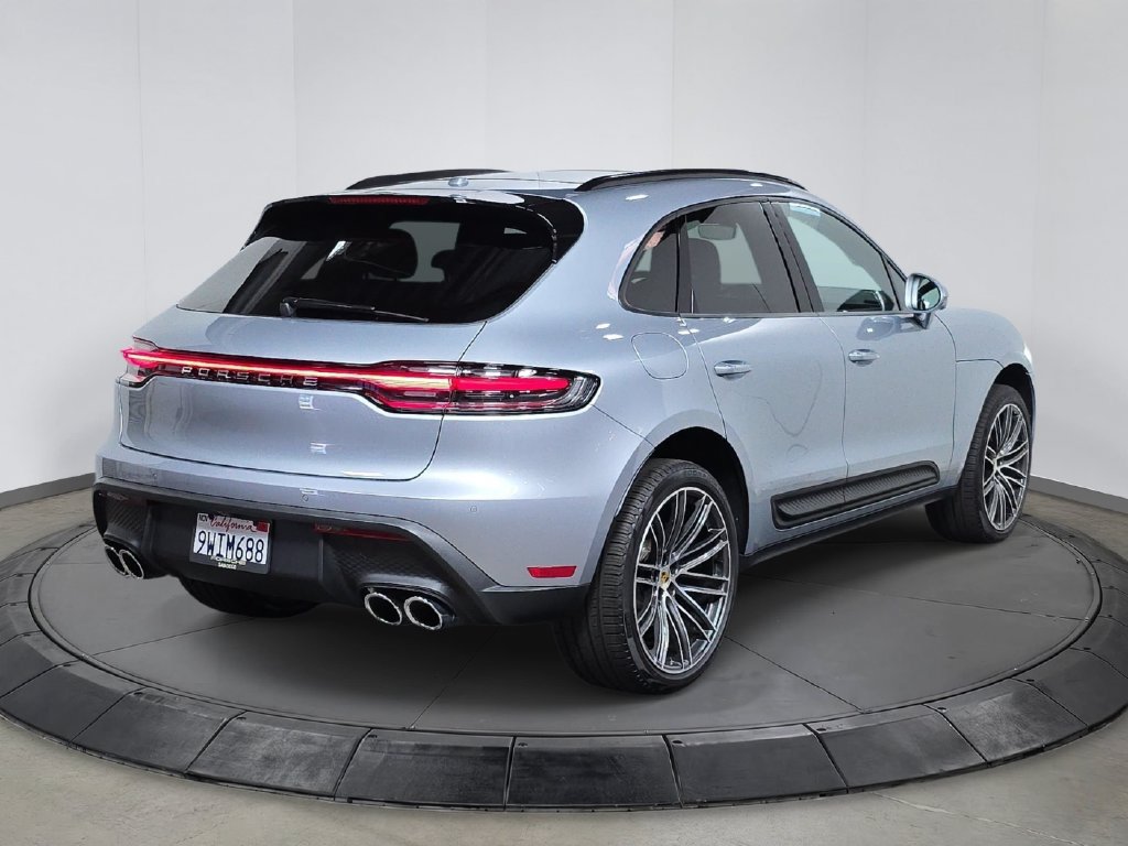 Certified 2026 Porsche Macan AWD/4WD image 7