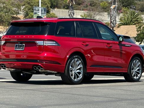 New 2026 Lincoln Aviator 2WD w/ Jet Appearance Package image 3