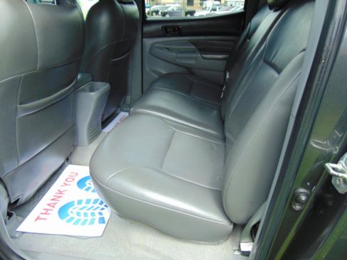 Used 2010 Toyota Tacoma 4x4 Double Cab w/ TRD Sport Pkg image 7