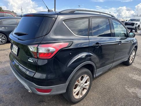 Used 2018 Ford Escape SE FWD image 12