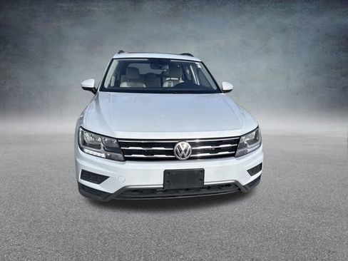 Used 2019 Volkswagen Tiguan SE w/ Panoramic Sunroof Package image 11