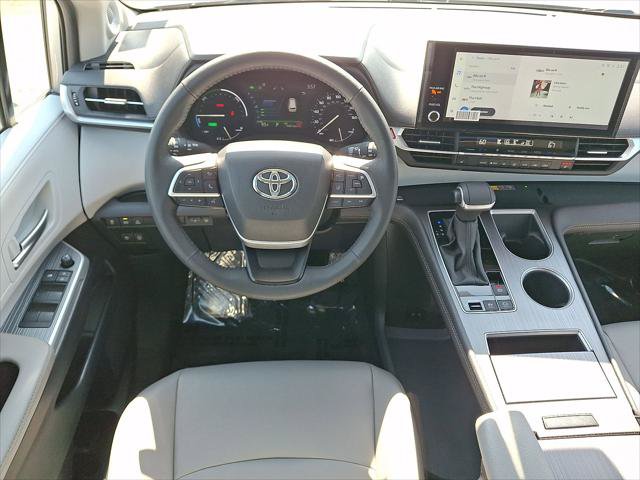 Certified 2025 Toyota Sienna XLE w/ XLE Plus Package FWD image 21