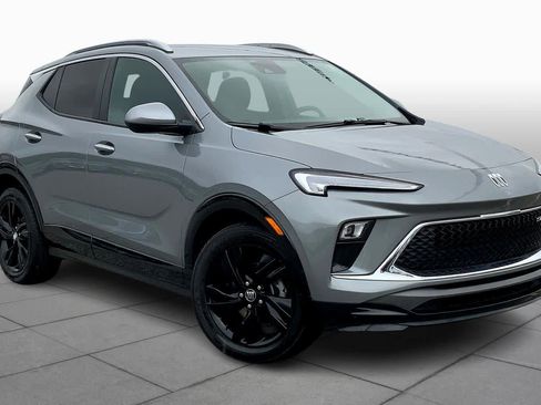 Used 2024 Buick Encore GX Sport Touring image 3