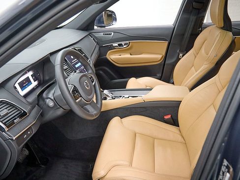 Certified 2024 Volvo XC90 T8 Ultimate w/ Protection Package image 18