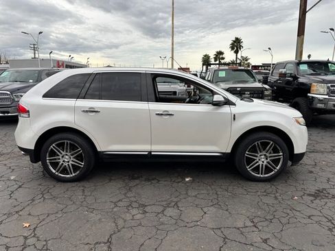 Used 2013 Lincoln MKX Base image 2